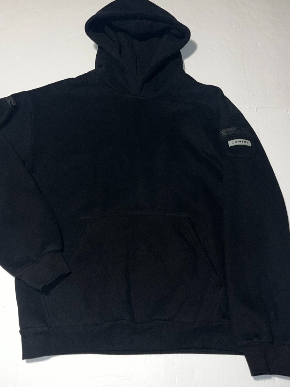 Comfrt men's black hooded sweatshirt size large